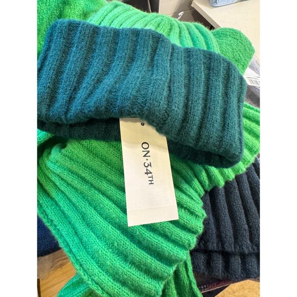 2 PC Super Soft Scarf & Beanie Set New with tags - Picture 3 of 4